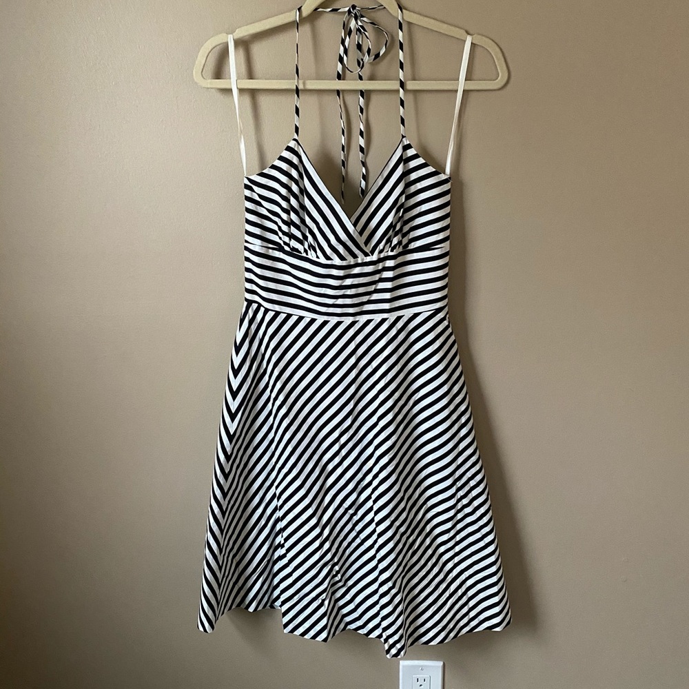 White house black market dress size 4